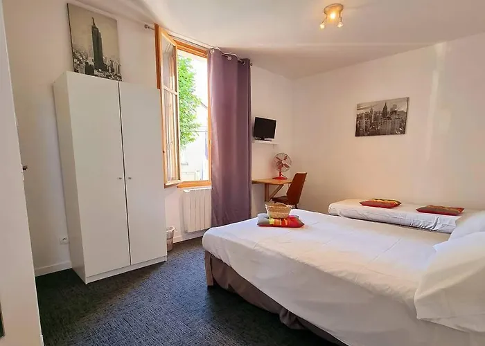 Le Terminus Hotel LʼArbresle
